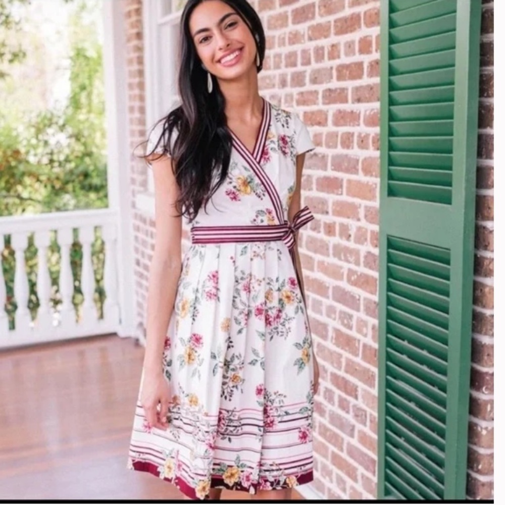 Gal Meets Glam Anthropologie Teresa Floral Red Belted Ivory Wrap Dress size 6